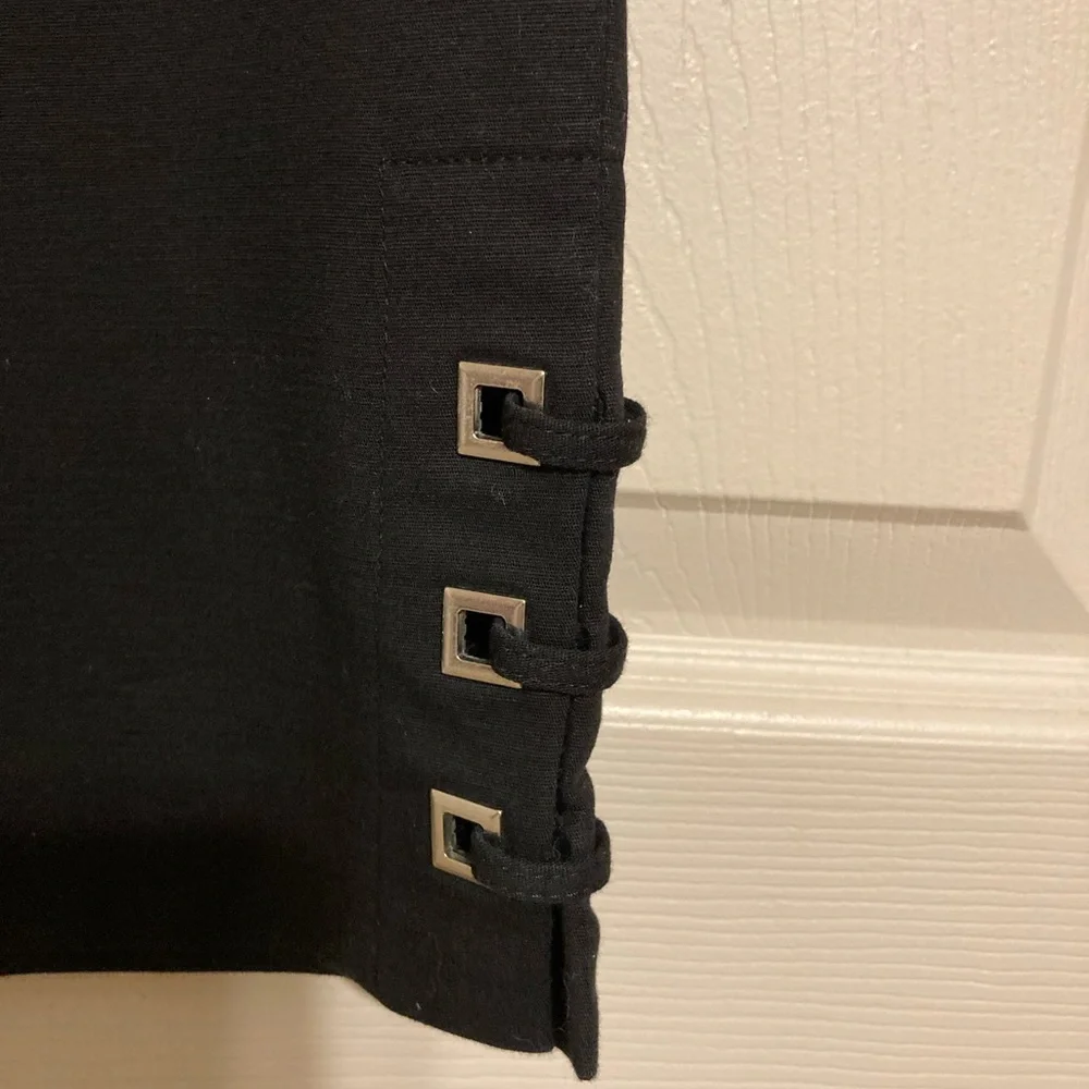 Rafaella curvy Black Capri with accents on leg size 10 - Picture 3 of 6